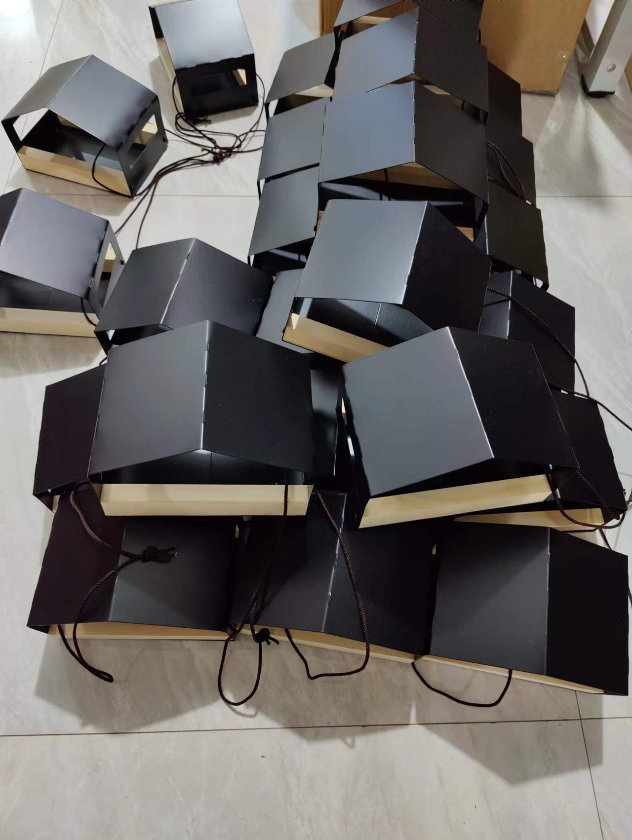 Outdoor Gardening Decoration Hanging Bird Feeder